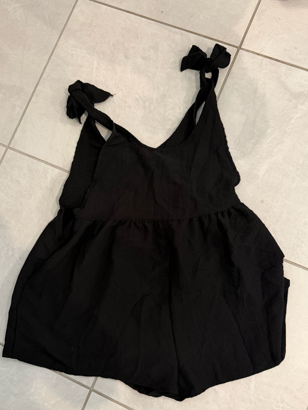 SHEIN Black Tie-Shoulder Romper